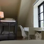 Sentral Og Koselig Hjem I Apartament *