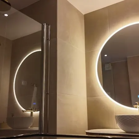 Apartamento Sentral Og Koselig Hjem I *